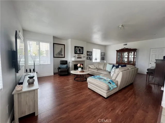 1559 Carleton Court, Corona, California 92881