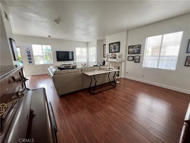 1559 Carleton Court, Corona, California 92881