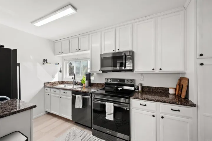 6333 Mount Ada Road 170, San Diego, California 92111