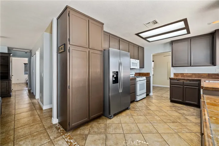 36857 42nd Street E, Palmdale, California 93552
