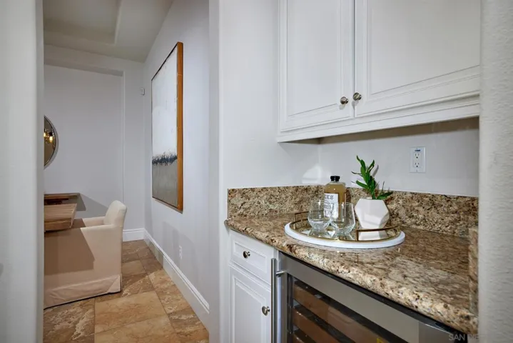 3201 Corte Tamarindo, Carlsbad, California 92009