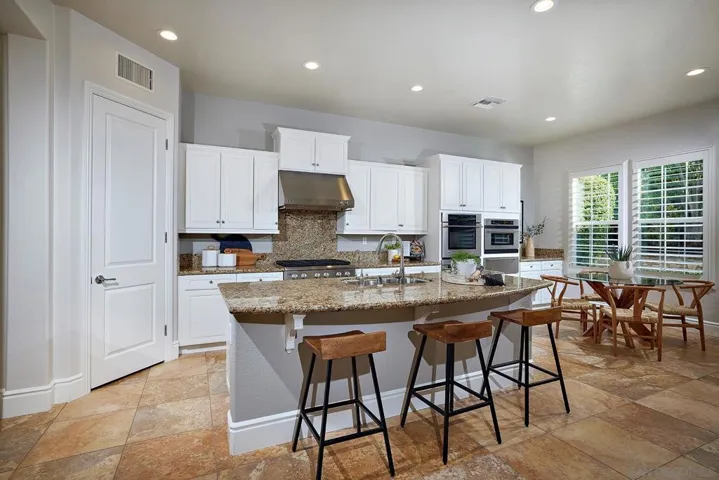 3201 Corte Tamarindo, Carlsbad, California 92009