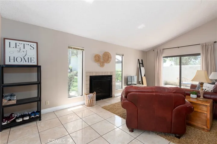 201 Knights Lane, Santa Maria, California 93454