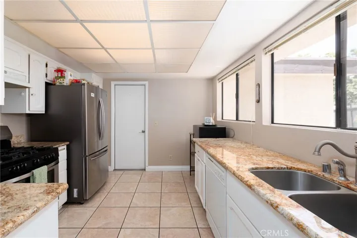 201 Knights Lane, Santa Maria, California 93454