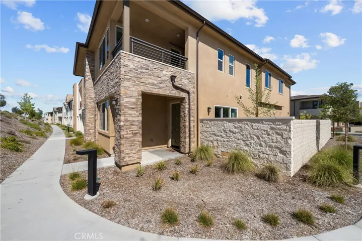27206 Narrowleaf Willow Lane, Valencia, California 91381