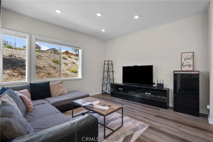 27206 Narrowleaf Willow Lane, Valencia, California 91381