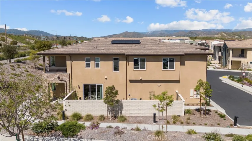 27206 Narrowleaf Willow Lane, Valencia, California 91381