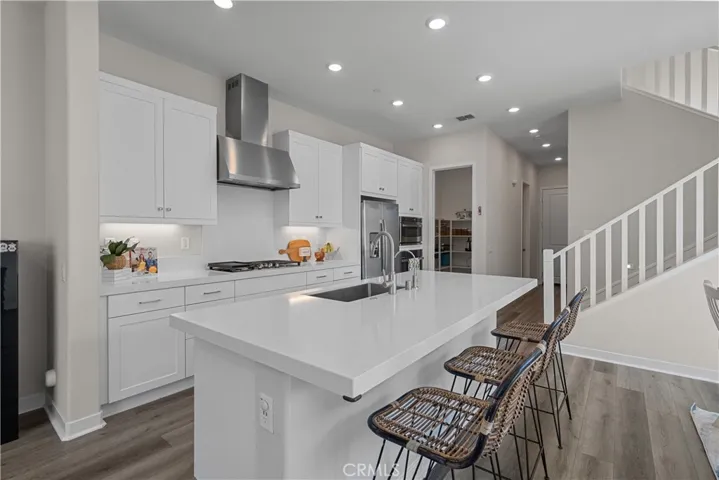 27206 Narrowleaf Willow Lane, Valencia, California 91381