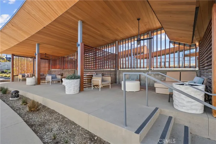 27206 Narrowleaf Willow Lane, Valencia, California 91381