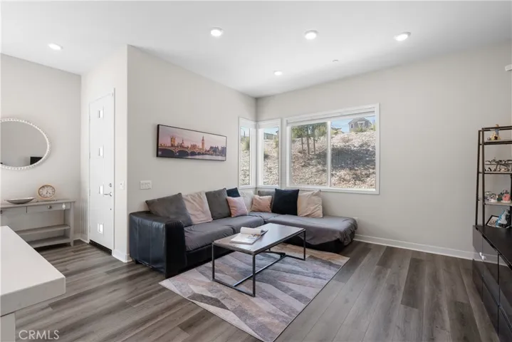 27206 Narrowleaf Willow Lane, Valencia, California 91381