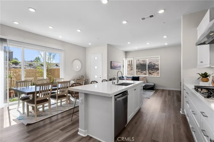 27206 Narrowleaf Willow Lane, Valencia, California 91381
