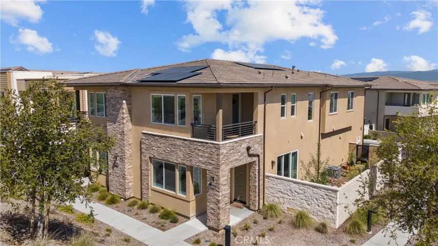 27206 Narrowleaf Willow Lane, Valencia, California 91381