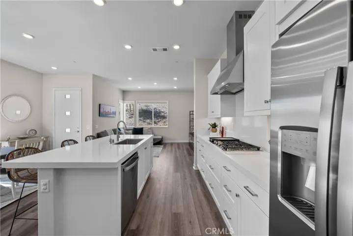 27206 Narrowleaf Willow Lane, Valencia, California 91381