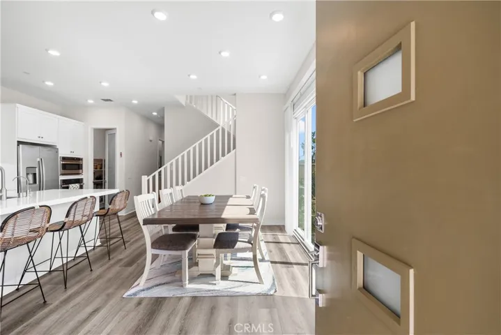 27206 Narrowleaf Willow Lane, Valencia, California 91381