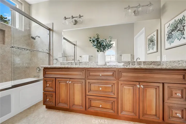 Primary bathroom jet tub