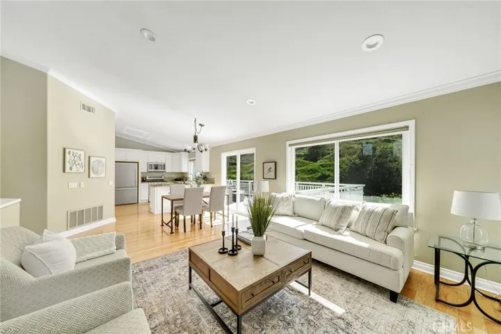 Another livingroom perspective