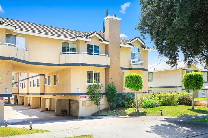 Only 8 units in the complex