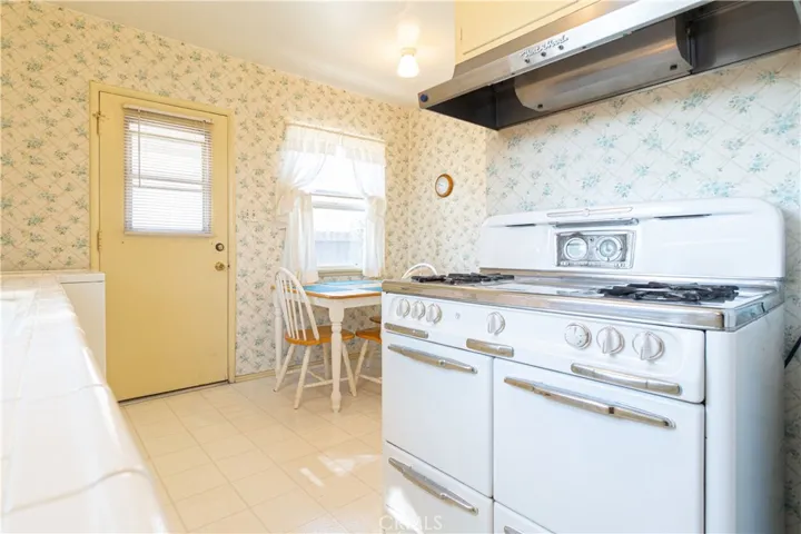 Kitchen with Breakfast Nook