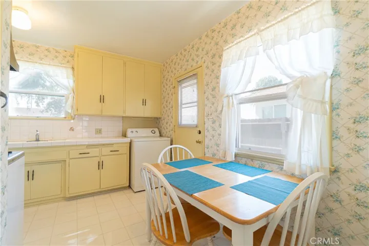 Kitchen Breakfast Nook Area