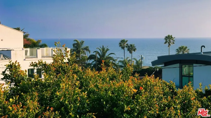 7505 Rindge Avenue, Playa Del Rey, California 90293