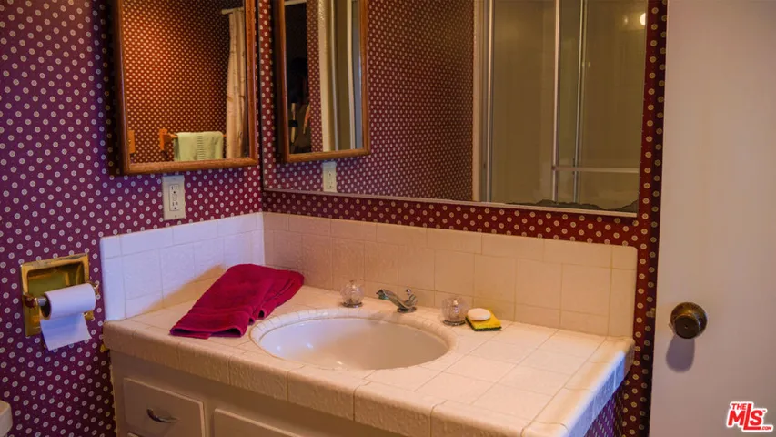 7505 Rindge Avenue, Playa Del Rey, California 90293