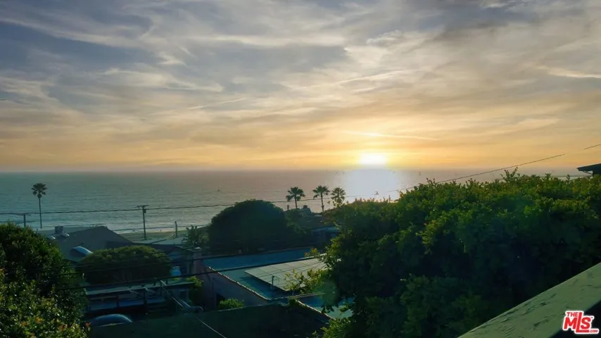 7505 Rindge Avenue, Playa Del Rey, California 90293
