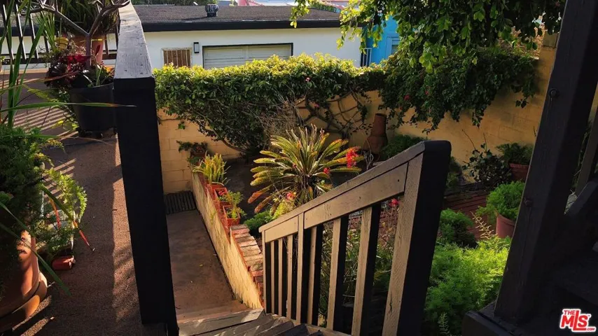 7505 Rindge Avenue, Playa Del Rey, California 90293