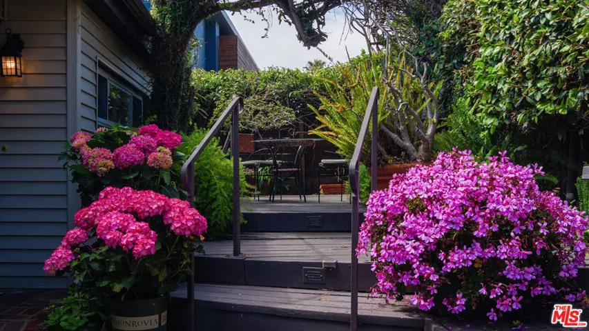 7505 Rindge Avenue, Playa Del Rey, California 90293