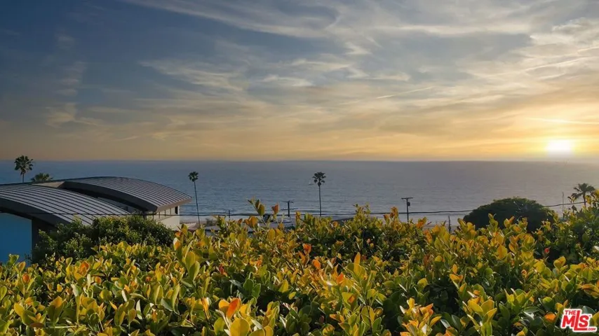 7505 Rindge Avenue, Playa Del Rey, California 90293