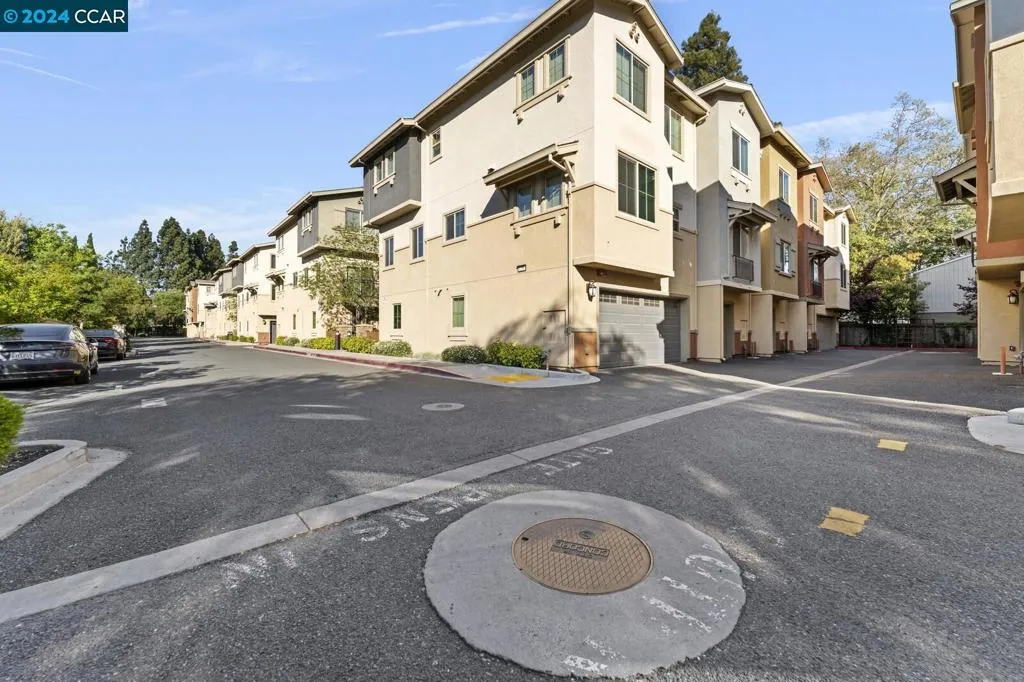 1252 Detroit Ave 2, Concord, California 94520 home-pic-35