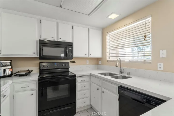 42140 Lyndie Lane 6, Temecula, California 92591