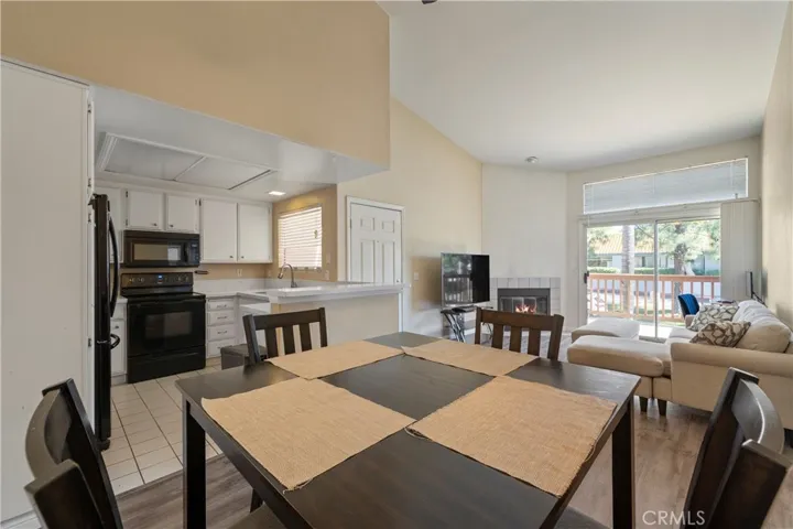 42140 Lyndie Lane 6, Temecula, California 92591