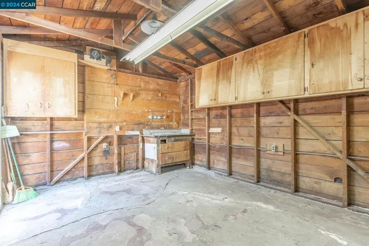 533 27th St, Richmond, California 94804