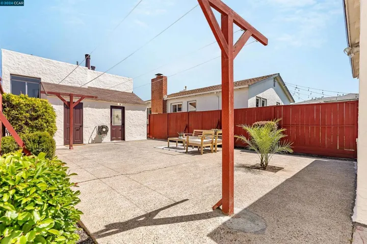 533 27th St, Richmond, California 94804