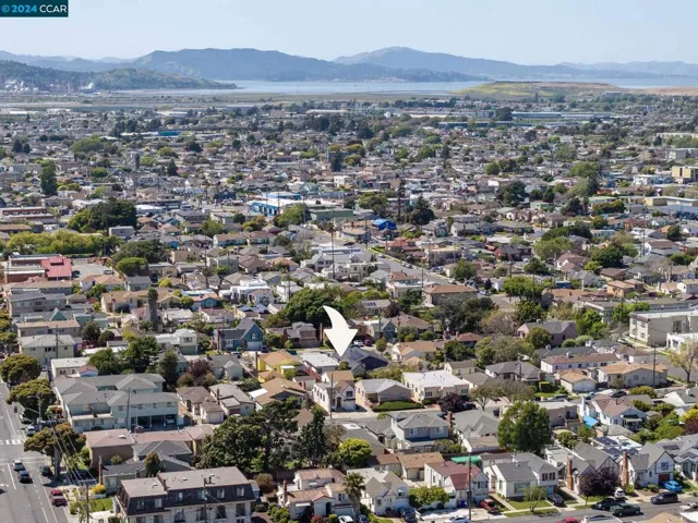 533 27th St, Richmond, California 94804