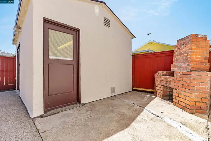 533 27th St, Richmond, California 94804