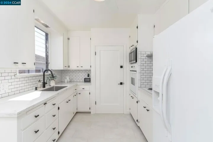 533 27th St, Richmond, California 94804