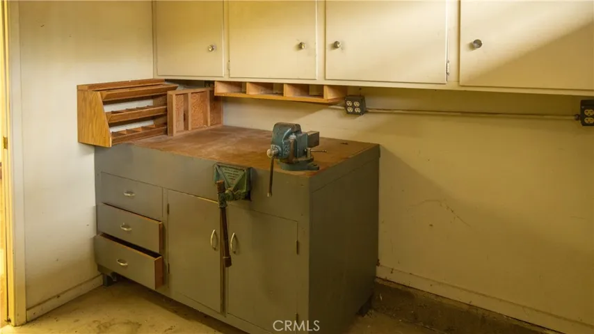 Garage workroom