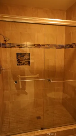 Main bathroom shower