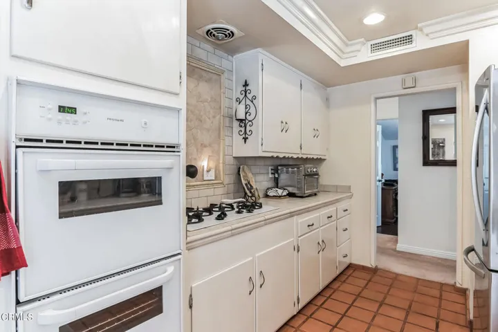 8568 Remmet -  Kitchen 01