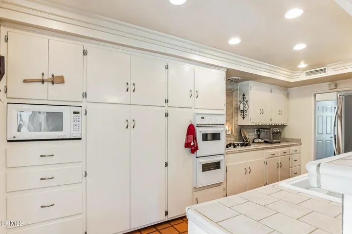 8568 Remmet -  Kitchen 03
