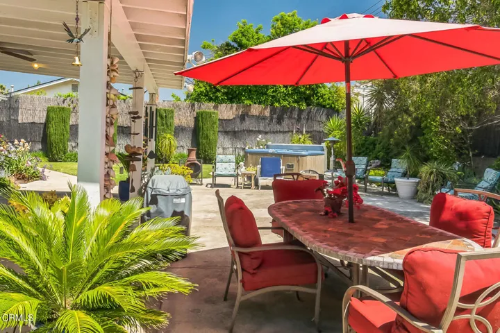 8568 Remmet -  Backyard 05