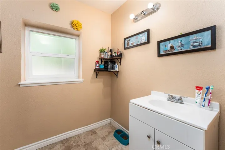 15940 Minnetonka Street, Victorville, California 92395
