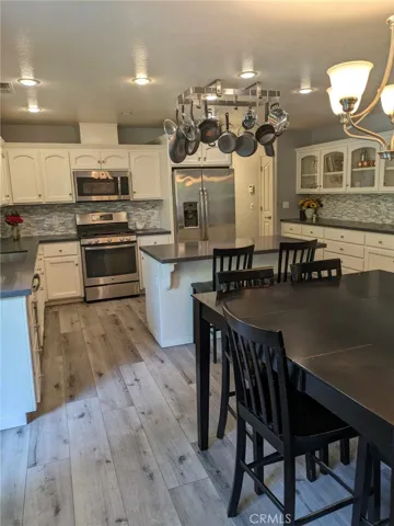 2806 Apple Valley Court, Atwater, California 95301