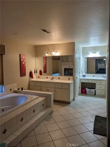 2806 Apple Valley Court, Atwater, California 95301