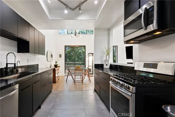 13331 Moorpark Street 315, Sherman Oaks, California 91423