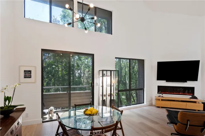 13331 Moorpark Street 315, Sherman Oaks, California 91423