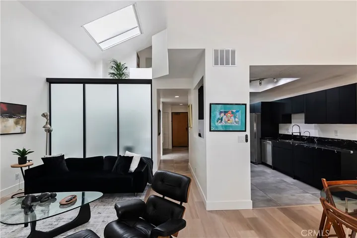 13331 Moorpark Street 315, Sherman Oaks, California 91423