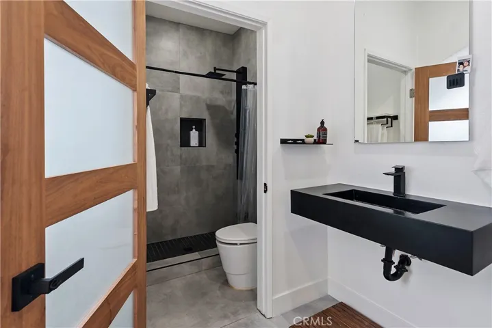 13331 Moorpark Street 315, Sherman Oaks, California 91423