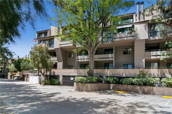 13331 Moorpark Street 315, Sherman Oaks, California 91423